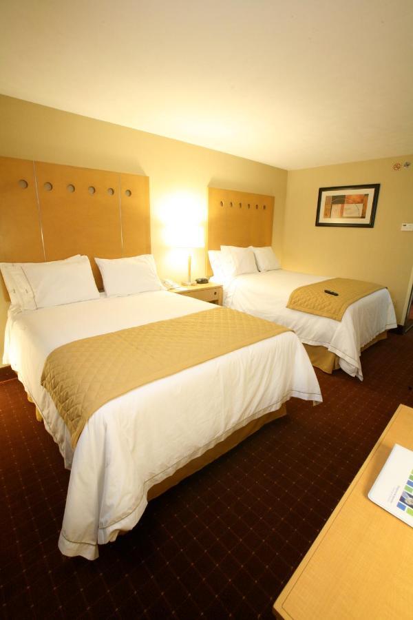 Holiday Inn Express Saltillo Zona Aeropuerto By Ihg Extérieur photo